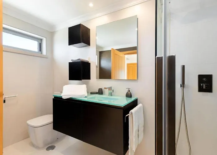 Apartment Snazzy Varandas Do Castelo - One Bedroom Sleeps 2 Person *