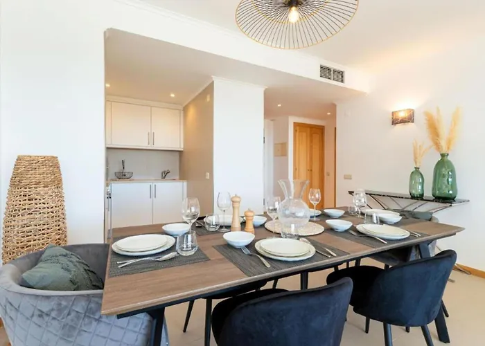 Snazzy Varandas Do Castelo - One Bedroom Sleeps 2 Person * Albufeira