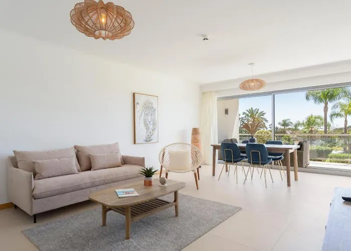 Apartment Snazzy Varandas Do Castelo - One Bedroom Sleeps 2 Person *