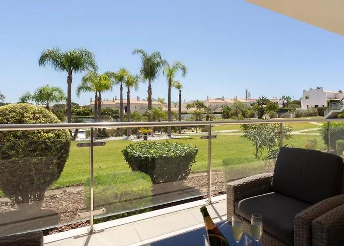 Apartment Snazzy Varandas Do Castelo - One Bedroom Sleeps 2 Person *