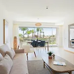 Snazzy Varandas Do Castelo - One Bedroom Sleeps 2 Person