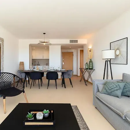 Snazzy Varandas Do Castelo - One Bedroom Sleeps 2 Person Lejlighed *