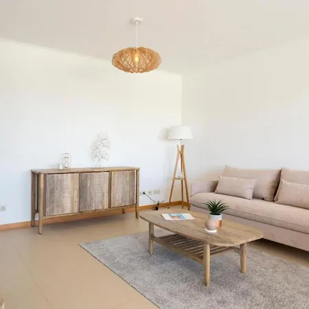 Snazzy Varandas Do Castelo - One Bedroom Sleeps 2 Person Αλμπουφέιρα